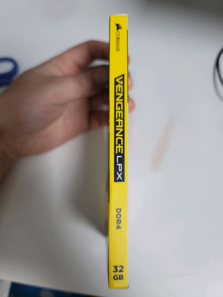 커세어 벤젠스 LPX DDR4 32GB 4000MHz 3램--2