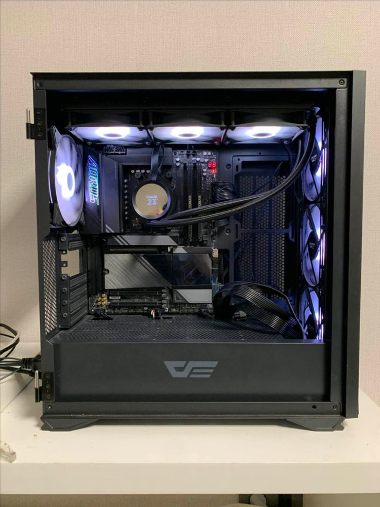 7950x3d 게이밍 컴퓨터 반 본체--1
