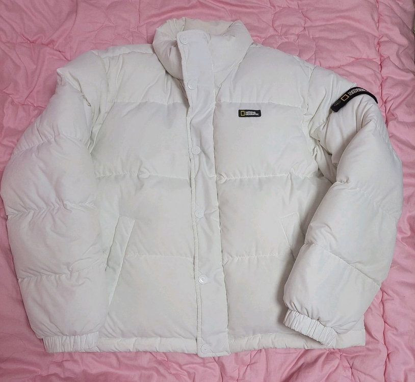 내셔널지오그래픽 오리털 숏패딩 판매합니다. 상태 양호하고, 핏도 예쁘게 떨어집니다. 문의 없으시면 바로 안전결제해주 이미지