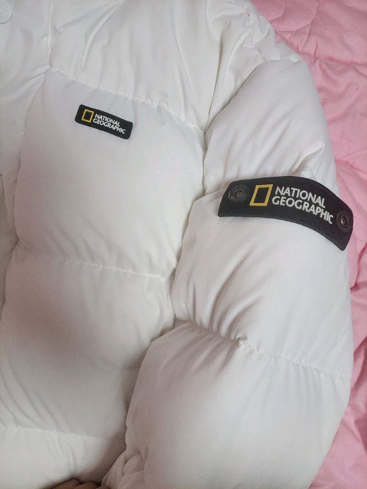 내셔널지오그래픽 오리털 숏패딩 판매합니다. 상태 양호하고, 핏도 예쁘게 떨어집니다. 문의 없으시면 바로 안전결제해주 이미지