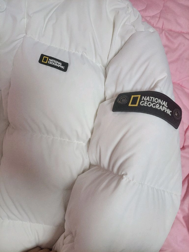 내셔널지오그래픽 오리털 숏패딩 판매합니다. 상태 양호하고, 핏도 예쁘게 떨어집니다. 문의 없으시면 바로 안전결제해주 이미지