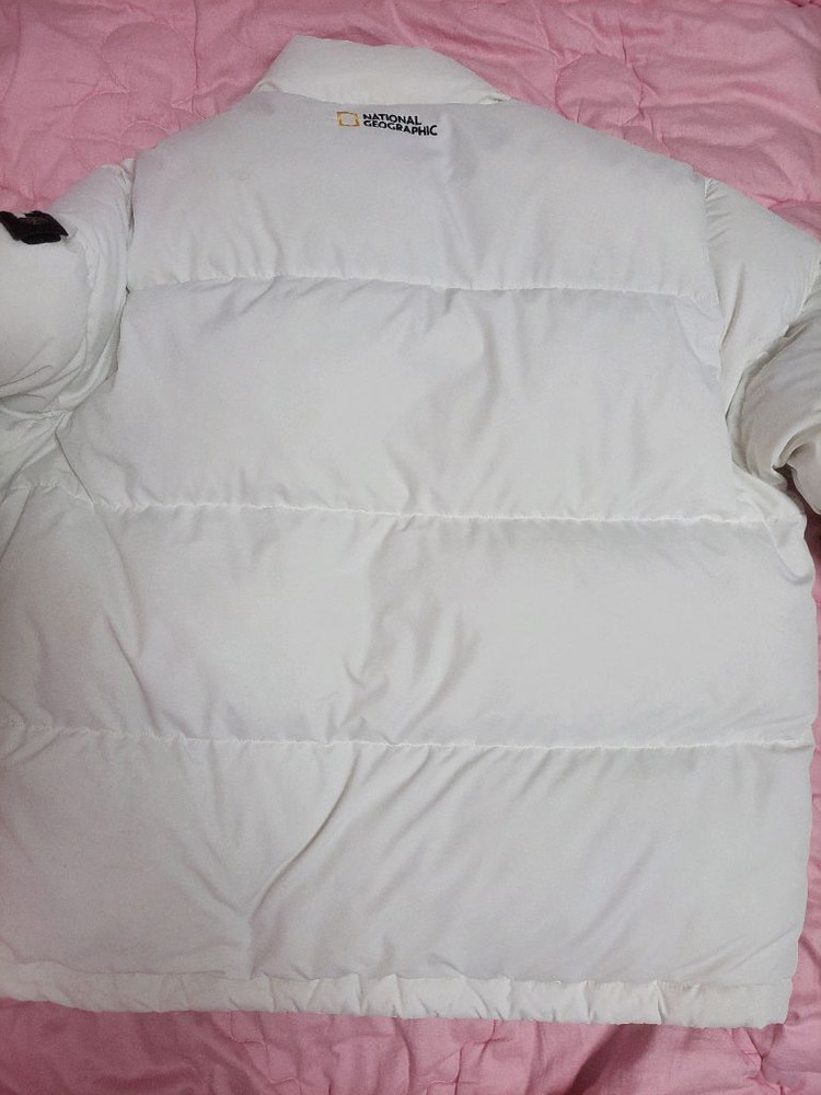 내셔널지오그래픽 오리털 숏패딩 판매합니다. 상태 양호하고, 핏도 예쁘게 떨어집니다. 문의 없으시면 바로 안전결제해주 이미지