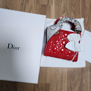 레이디 디올 미니백(새상품,체리레드컬러) + 정품 미차스카프 이미지