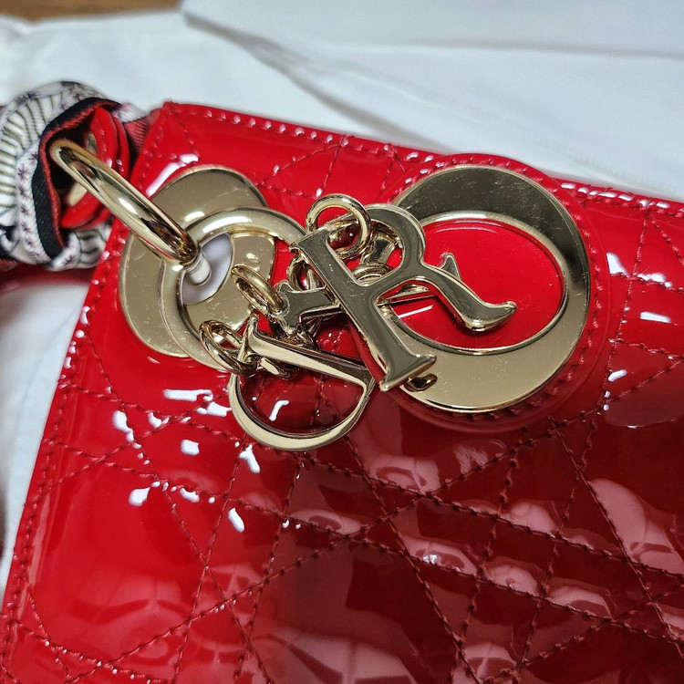 레이디 디올 미니백(새상품,체리레드컬러) + 정품 미차스카프 이미지