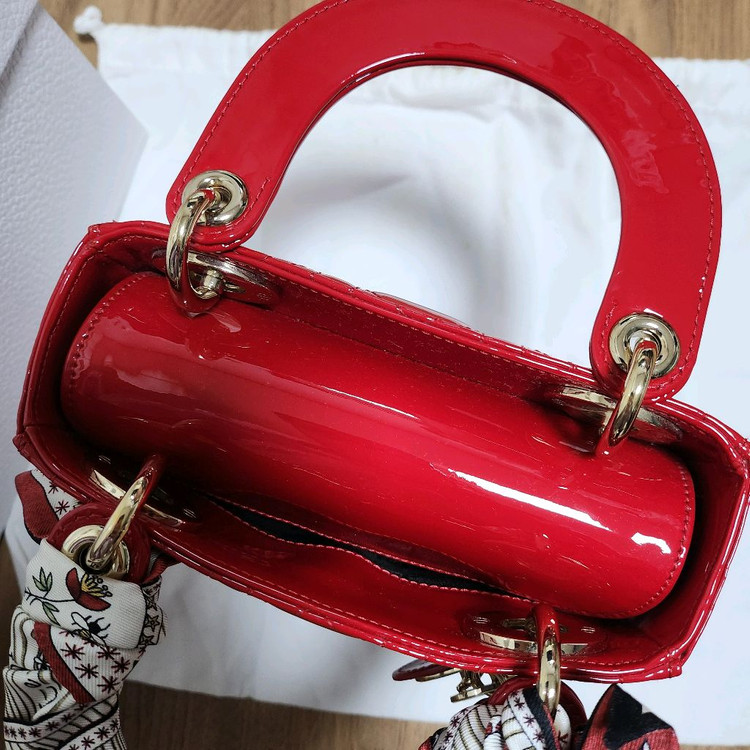 레이디 디올 미니백(새상품,체리레드컬러) + 정품 미차스카프 이미지