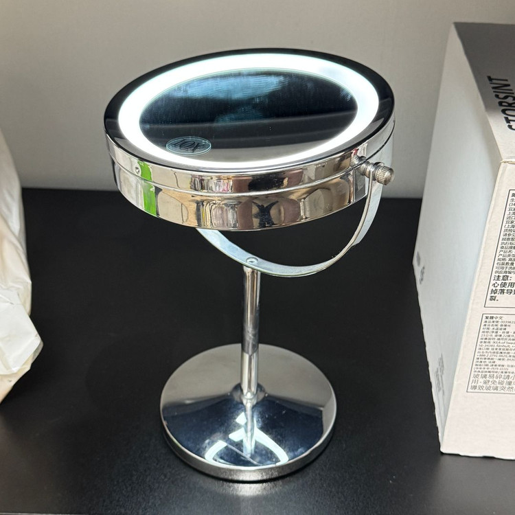 LED 원형 화장거울 탁상거울 10배 확대 거울 메이크업 팝니다.--1