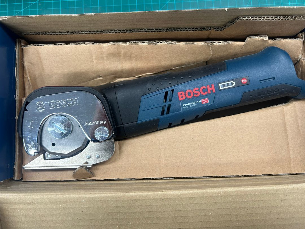 보쉬 GUS12V-300 충전가위 베어툴 (배터리 미포함, 충전기 미포함)--1