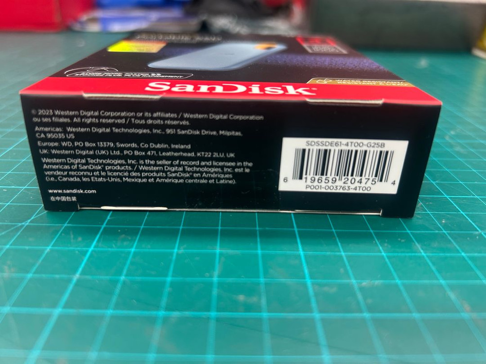 샌디스크 외장 SSD E61 4TB 스카이블루 미개봉 새상품--1