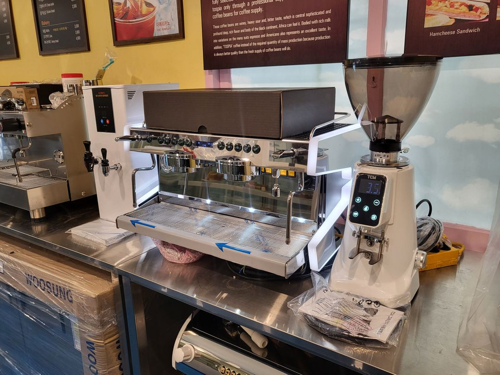 새상품 이태리 씨메 CO-03 네오 2그룹 커피머신세트. 이미지