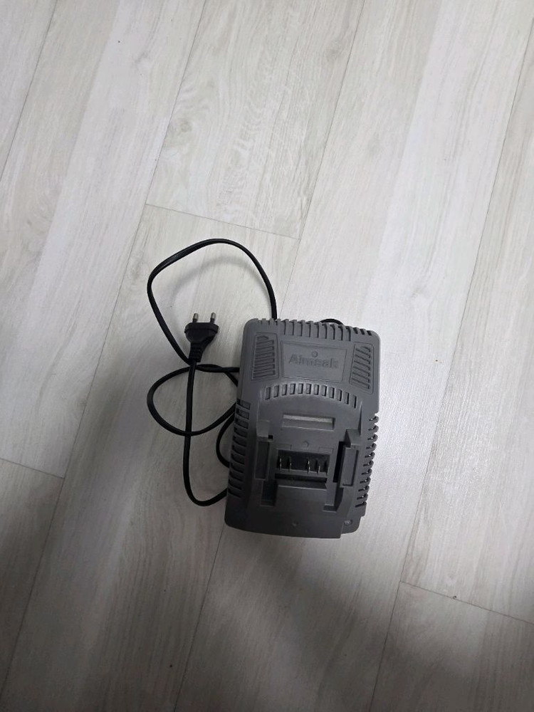 아임삭BL22Q90. 팜니다 6암페아대용량밧데리2개. 정품충전기포함 이미지