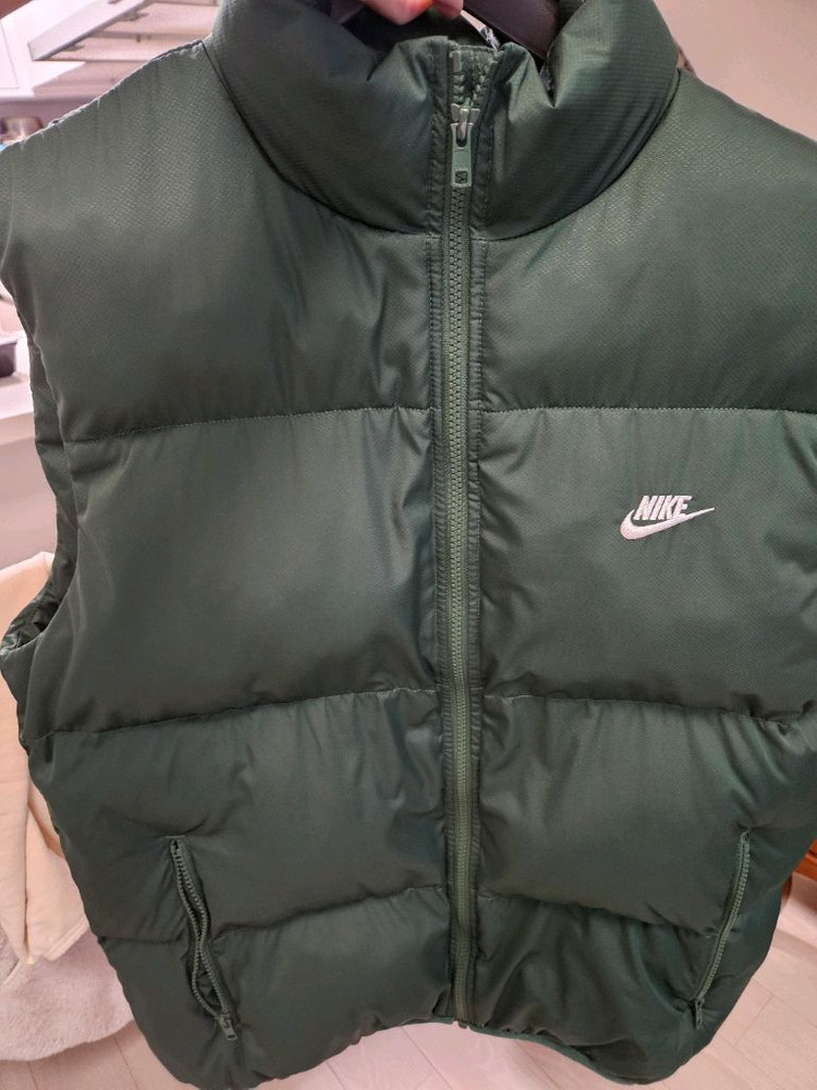 나이키 클럽 써마핏 베스트L 이미지