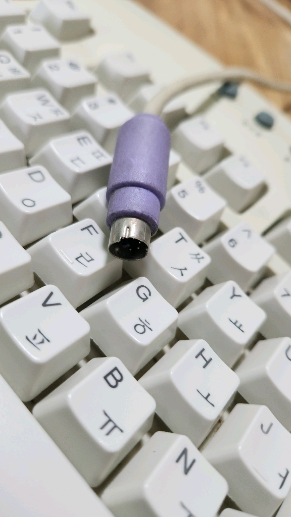 # 빈티지 마이크로소프트 인터넷 키보드 RT9443 PS2급처--8