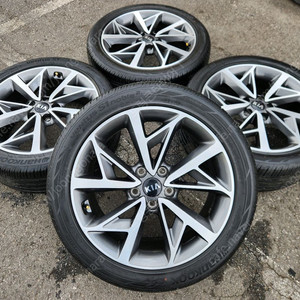 #더뉴 니로 18인치 순정 휠타이어 세트 팝니다.235 45 18