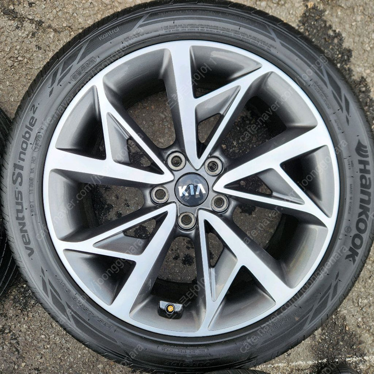 #더뉴 니로 18인치 순정 휠타이어 세트 팝니다.235 45 18--2