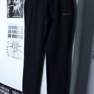 W(M-L) 디스커버리 트레이닝복 바지 밴딩 블랙