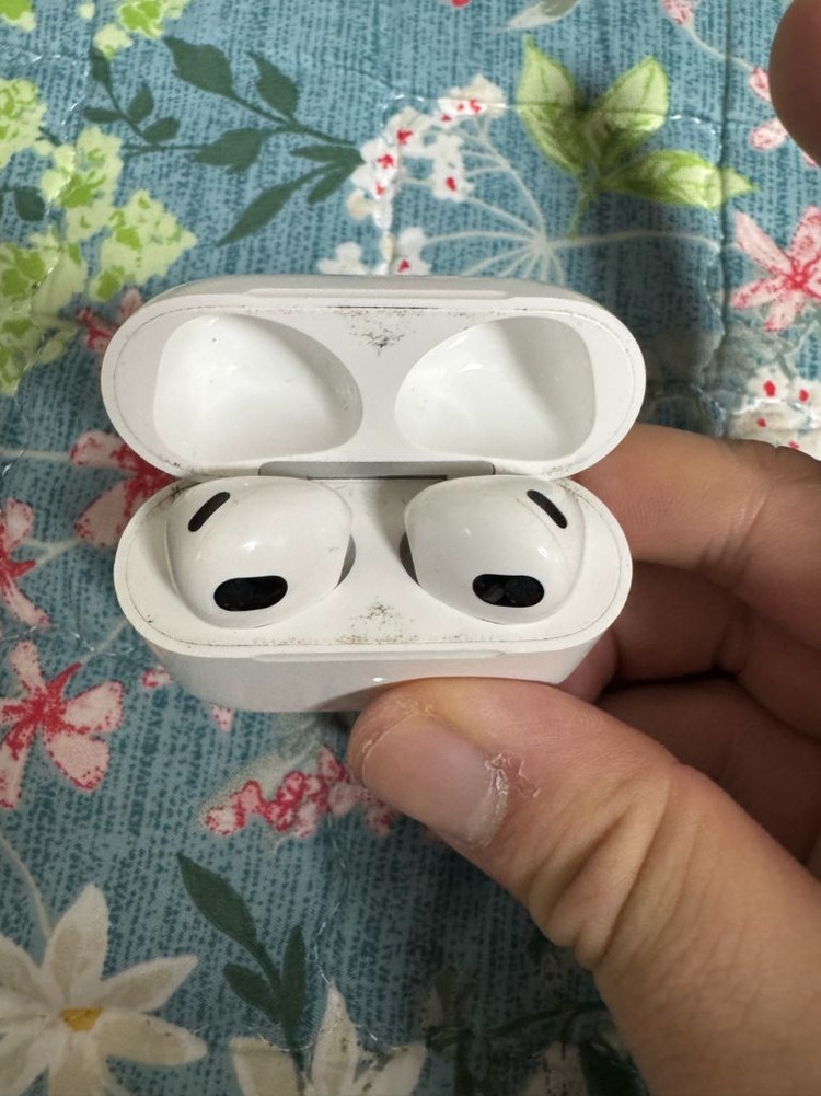 에어팟 3세대--1