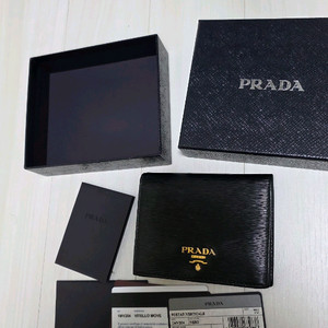 프라다 비텔로 블랙 반지갑