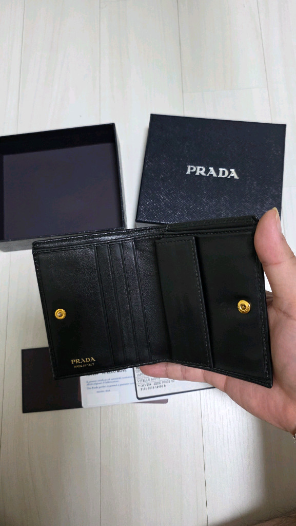 프라다 비텔로 블랙 반지갑--1
