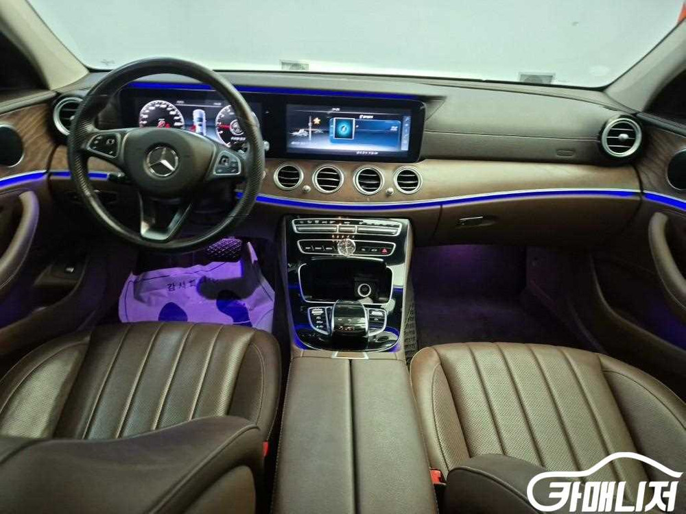[벤츠]E-클래스 W213 E300 4MATIC 익스클루시브 (5인승) #3월급매--6