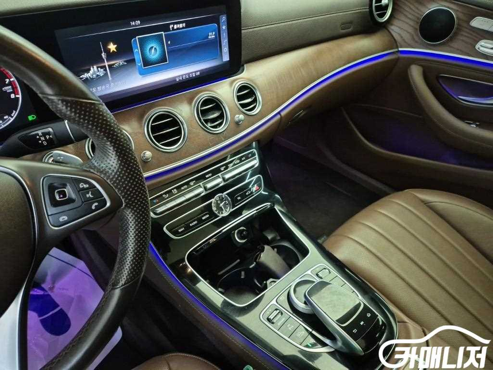 [벤츠]E-클래스 W213 E300 4MATIC 익스클루시브 (5인승) #3월급매--9
