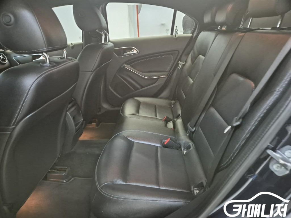 [벤츠]A클래스 W176 A200 (5인승) #3월급매--6