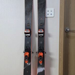 Blizzard Rustler 102 174cm 파우더 및 올마운틴 스키, 바인딩 스콰이어 11, 팬텀왁싱 판매