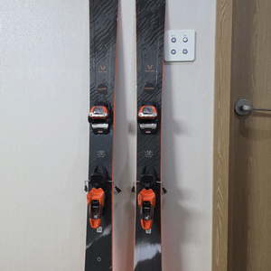 Blizzard Rustler 102 174cm 파우더 및 올마운틴 스키, 바인딩 스콰이어 11, 팬텀왁싱 판매