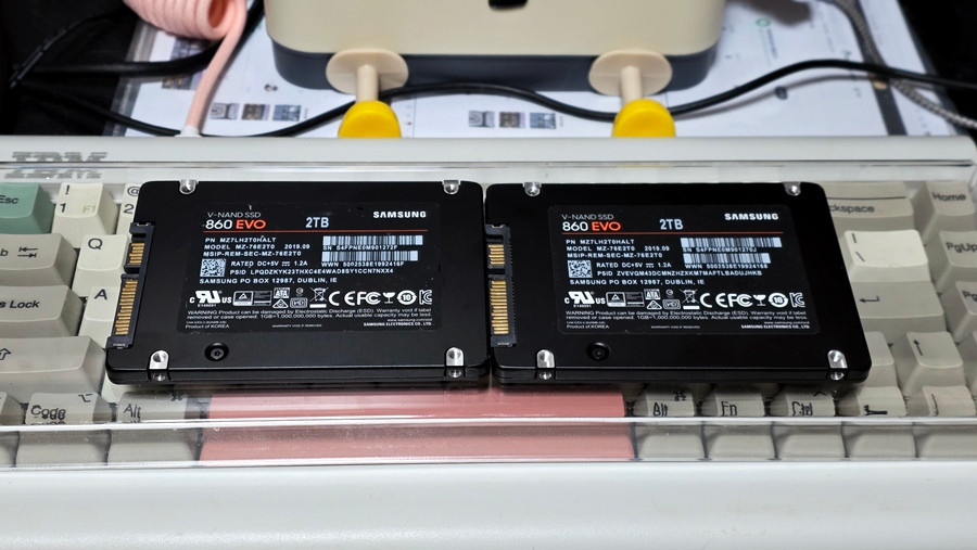 삼성 860 EVO 2TB 2.5인치 SSD 2개--1