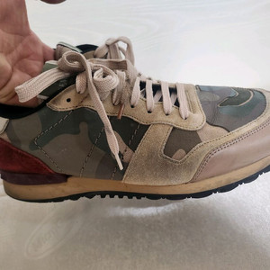 발렌티노 카모 밀리터리 스니커즈