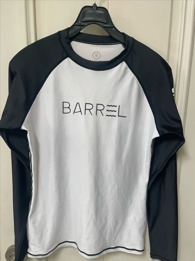 베럴 래쉬가드(1번착용)--1