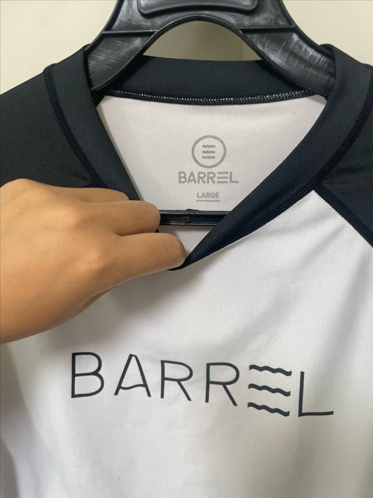 베럴 래쉬가드(1번착용)--2