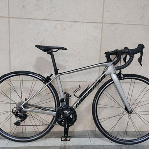 상태최고 20년 메리다 스컬트라4000 카본 로드자전거 xxs사이즈 팔아요.