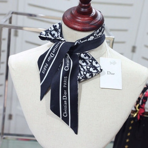 디올 악세서리 스카프
