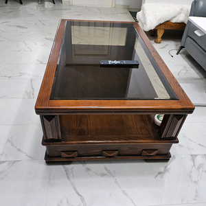 거실 원목테이블