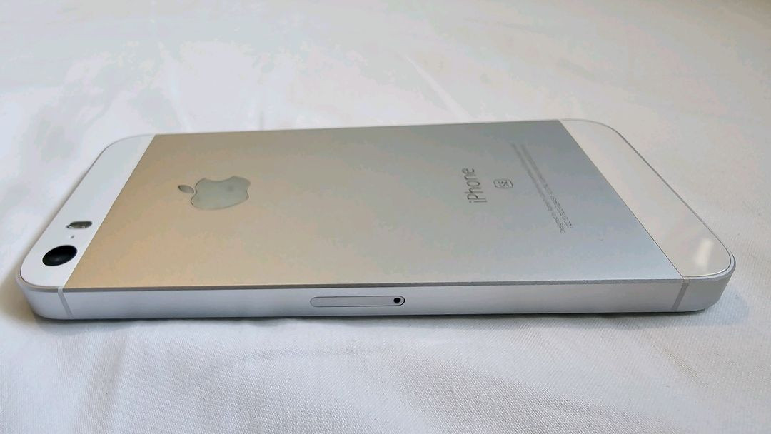 [순정정품] 아이폰 SE1 128GB 배터리신품 무음카메라 실버 이미지