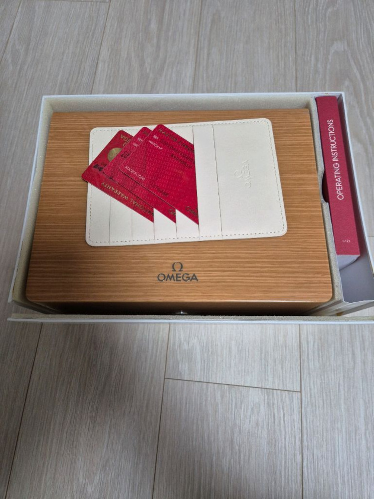 오메가 씨마스터 아쿠아테라 41mm 흰판 (오렌지 핸즈) 이미지