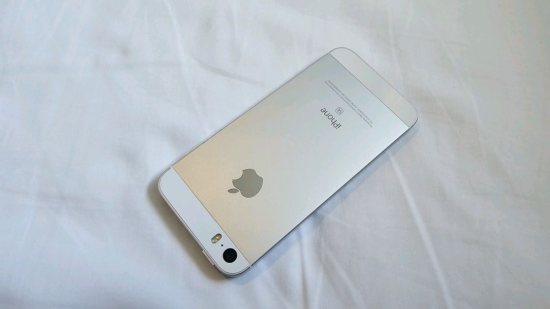 [순정정품] 아이폰 SE1 128GB 배터리신품 무음카메라 실버 이미지