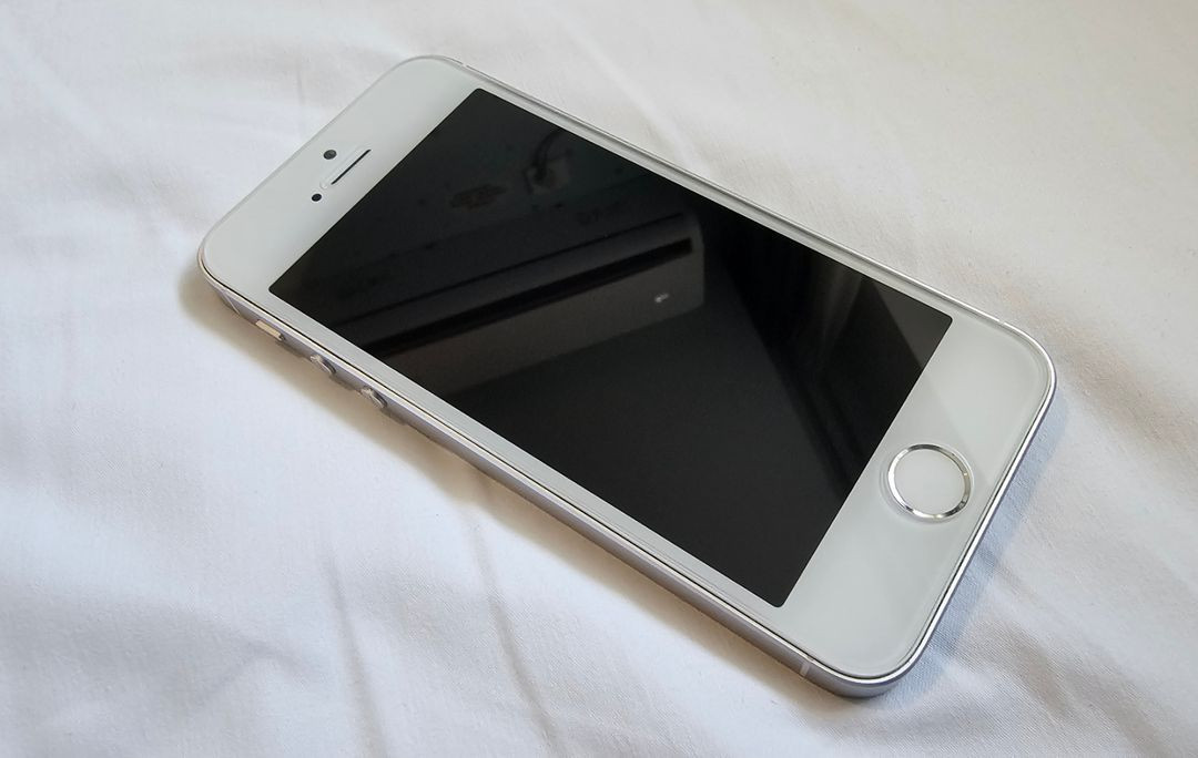 [순정정품] 아이폰 SE1 128GB 배터리신품 무음카메라 실버 이미지