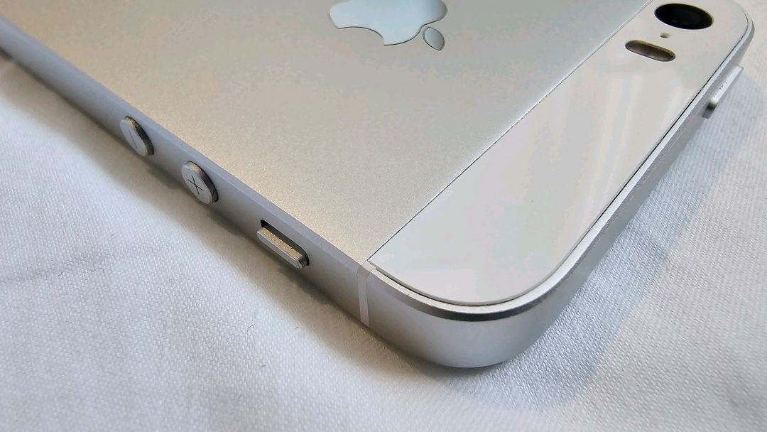 [순정정품] 아이폰 SE1 128GB 배터리신품 무음카메라 실버 이미지