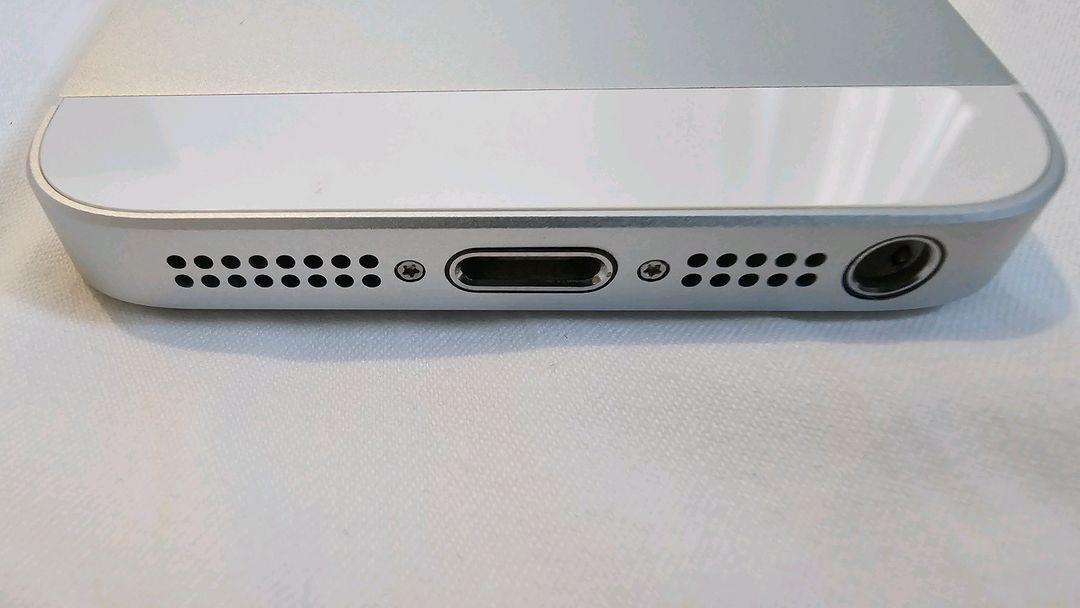 [순정정품] 아이폰 SE1 128GB 배터리신품 무음카메라 실버 이미지