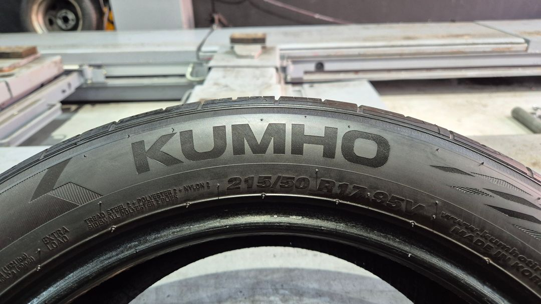 중고 타이어 215 50 17 금호 타이어 솔루스TA21 2155017 이미지