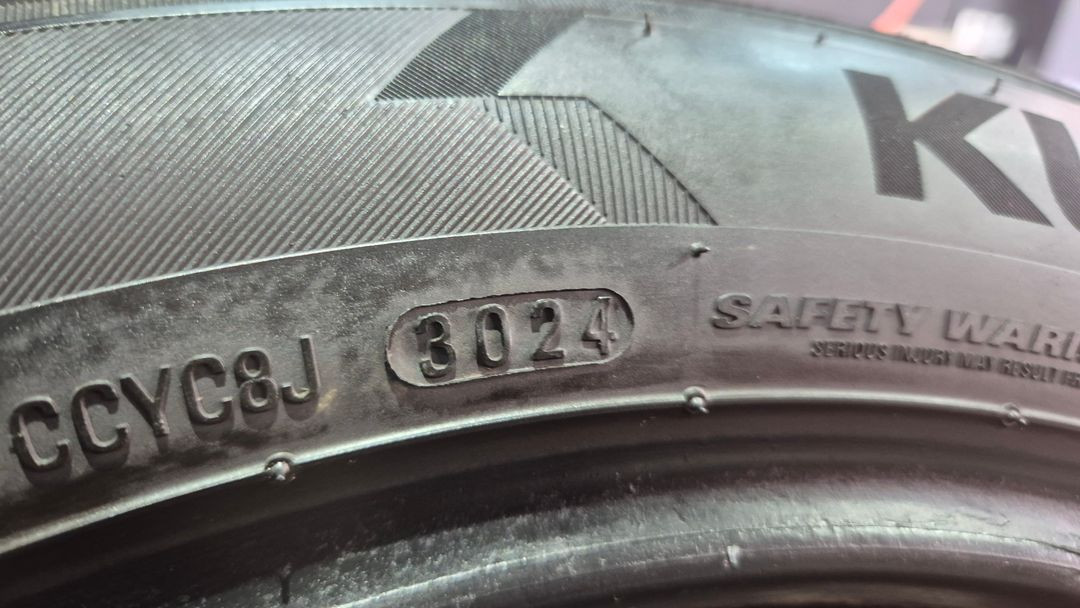 중고 타이어 215 50 17 금호 타이어 솔루스TA21 2155017 이미지