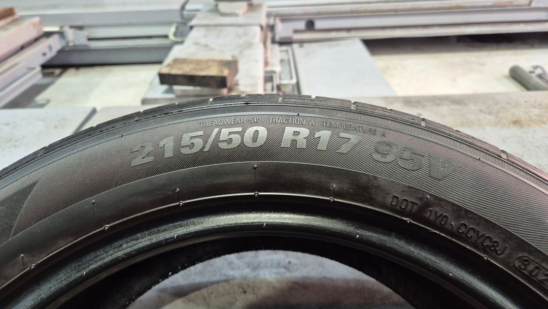 중고 타이어 215 50 17 금호 타이어 솔루스TA21 2155017 이미지