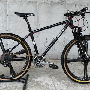 인디펜던트 패브리케이션 크로몰리(26인치 16사이즈)