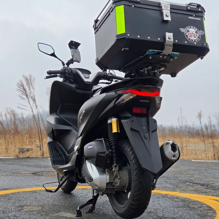 혼다 pcx125 25년식 1만km 배달셋팅 성능좋은 바이크 판매합니다.--4