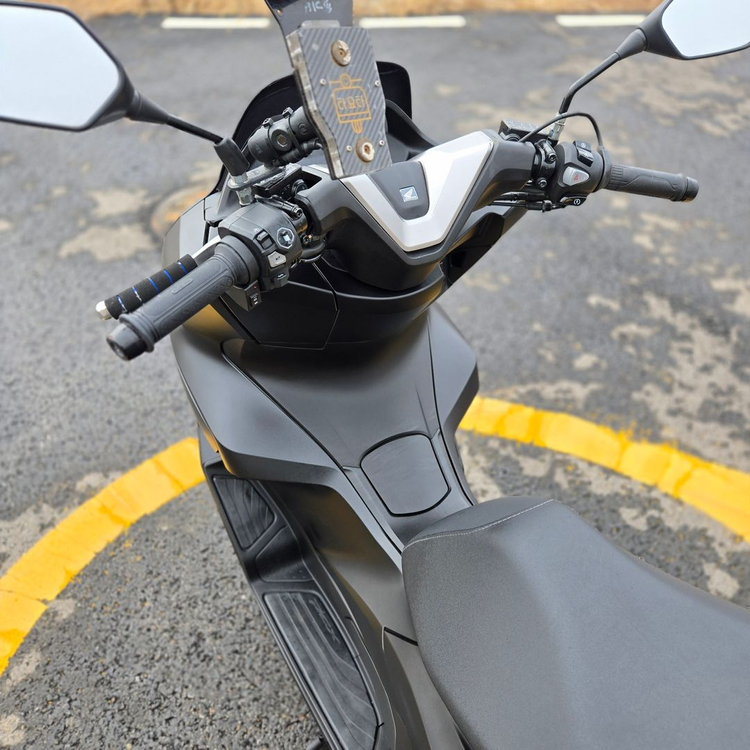 혼다 pcx125 25년식 1만km 배달셋팅 성능좋은 바이크 판매합니다.--8