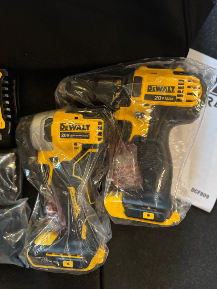 디월트 드릴임팩세트 디월트 임팩트세트--1