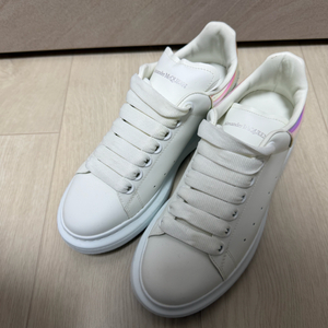 알렉산더맥퀸 홀로그램 36사이즈팔아요