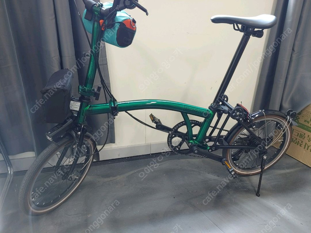 브롬톤 p라인 에메랄드 라커 이미지