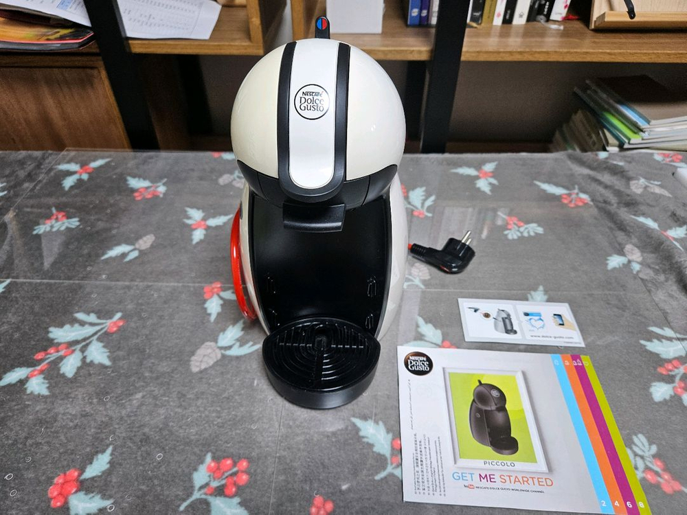 돌체구스토 피콜로 캡슐커피머신 이미지